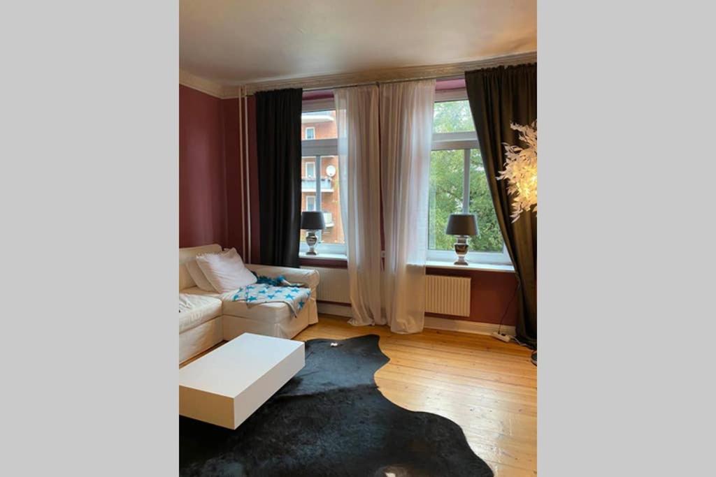 Appartamento Perfekter Altbaucharme In Zentraler Lage ! Kiel Esterno foto